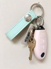 Load image into Gallery viewer, KEY RING (shamrock leather)