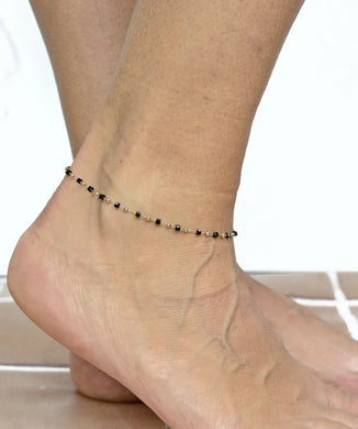 BLACK CUBE ANKLET